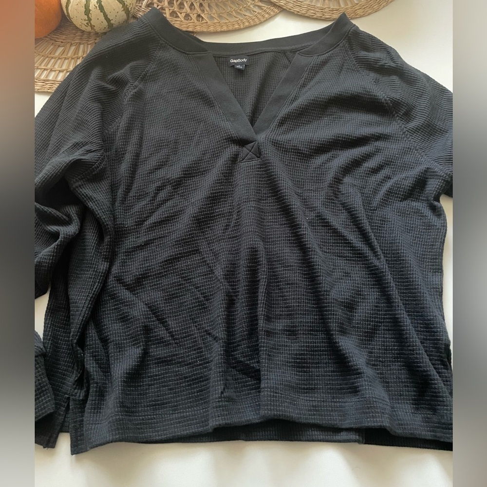 Gap‎ deep v thermal sweater